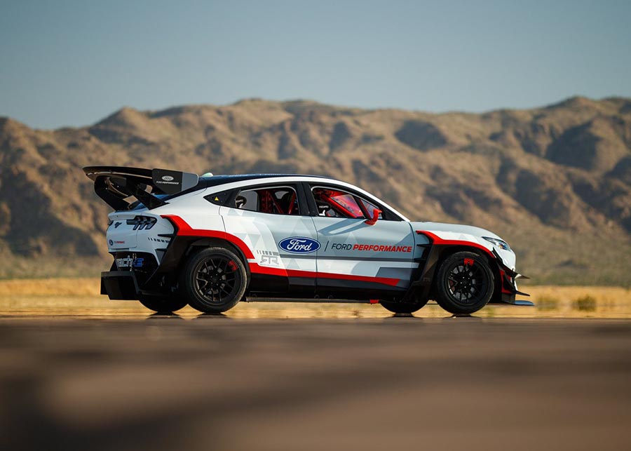 فورد موستنج ماك إي 1400 - 11.jpg