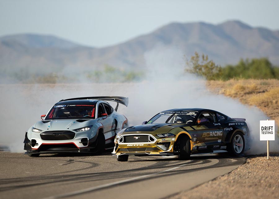 فورد موستنج ماك إي 1400 - 15.jpg