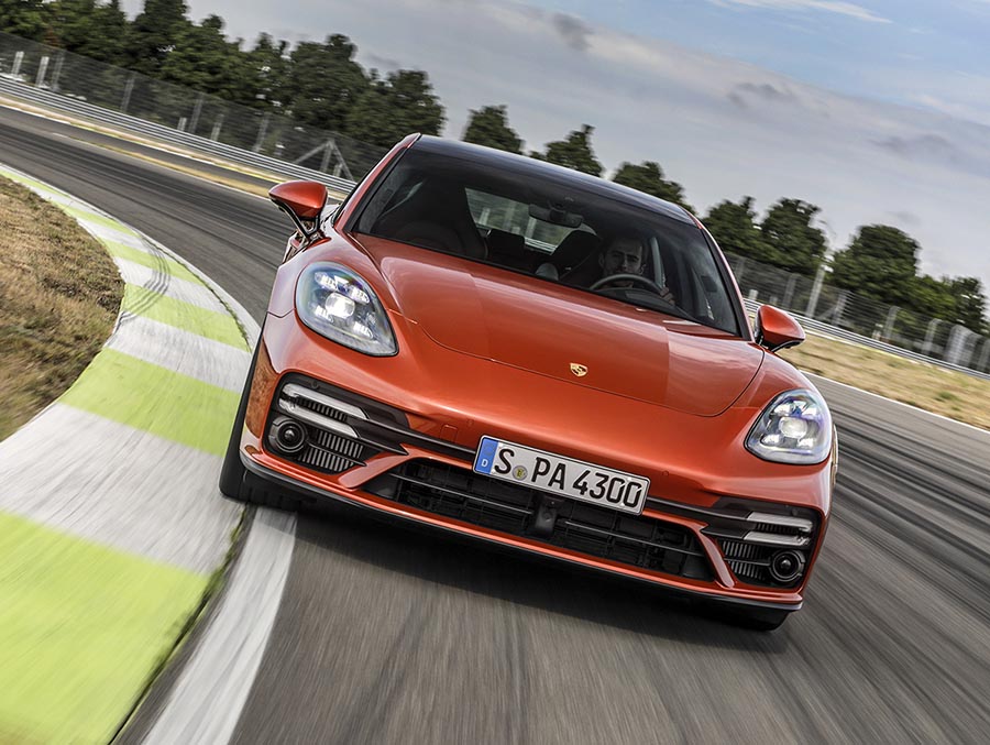 صور بورشه باناميرا 2021 - 22.jpg