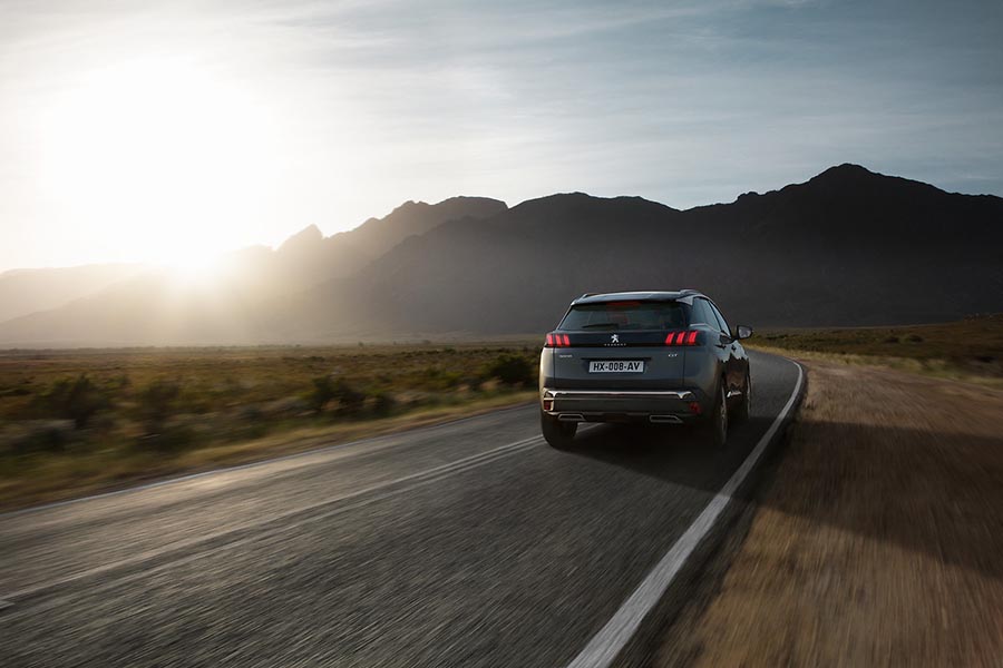 بيجو 3008 2021 - 03.jpg