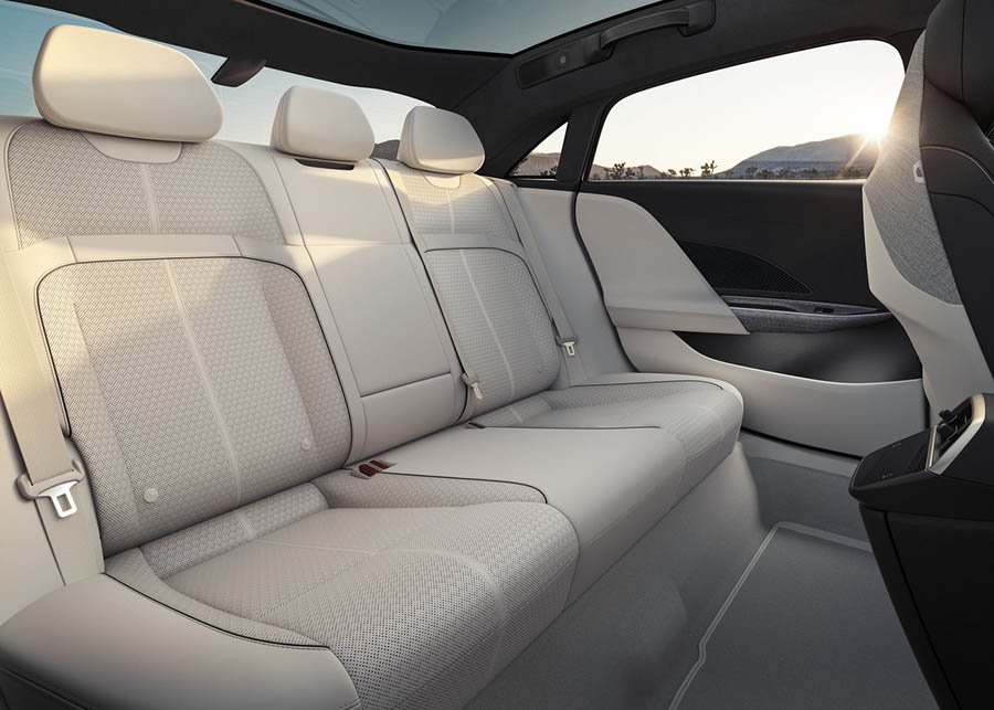 صور لوسيد آير - 17.jpg