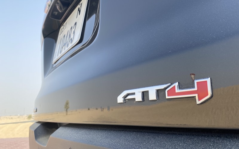 جي ام سي اكاديا 2020  32.jpg