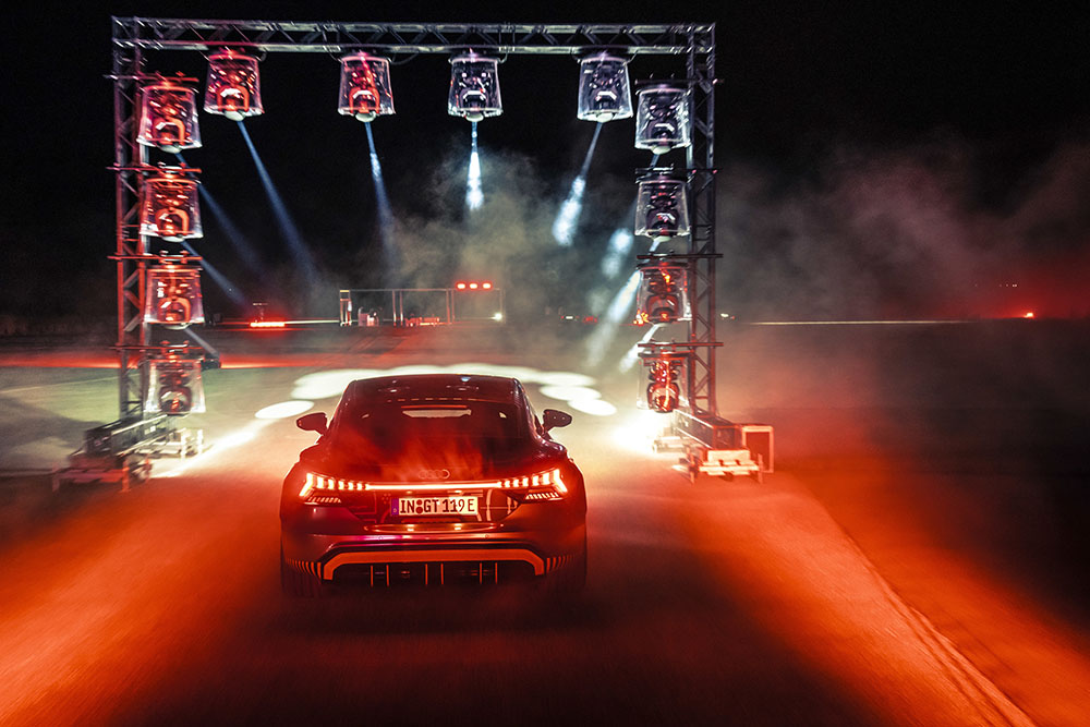 اودي اي ترون (2).jpg