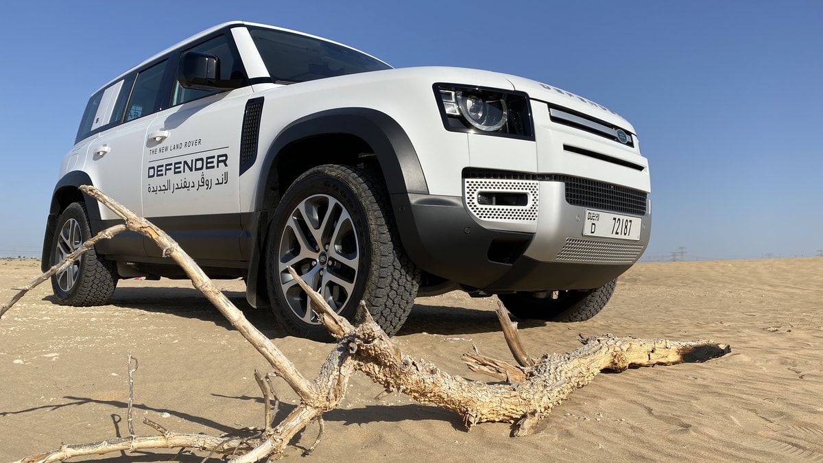 لاند روفر ديفندر 2021 (1).jpg