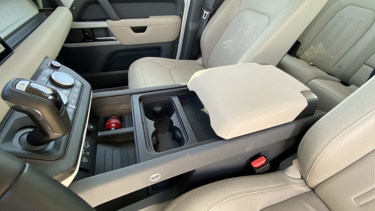 لاند روفر ديفندر 2021 (42).jpg