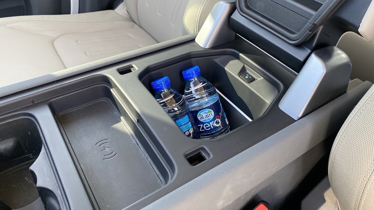 لاند روفر ديفندر 2021 (70).jpg