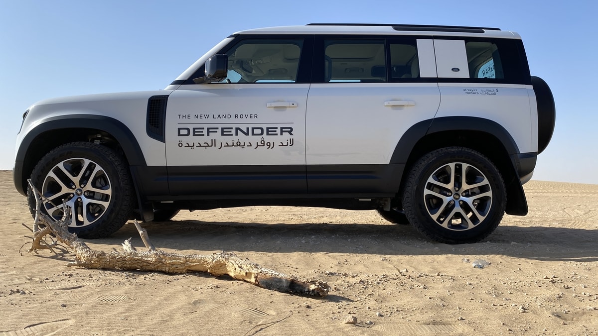 لاند روفر ديفندر 2021 (73).jpg