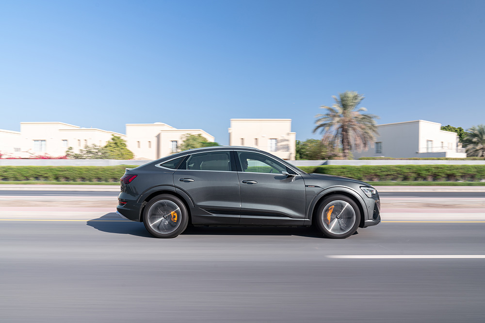 اودي اي ترون (15).jpg