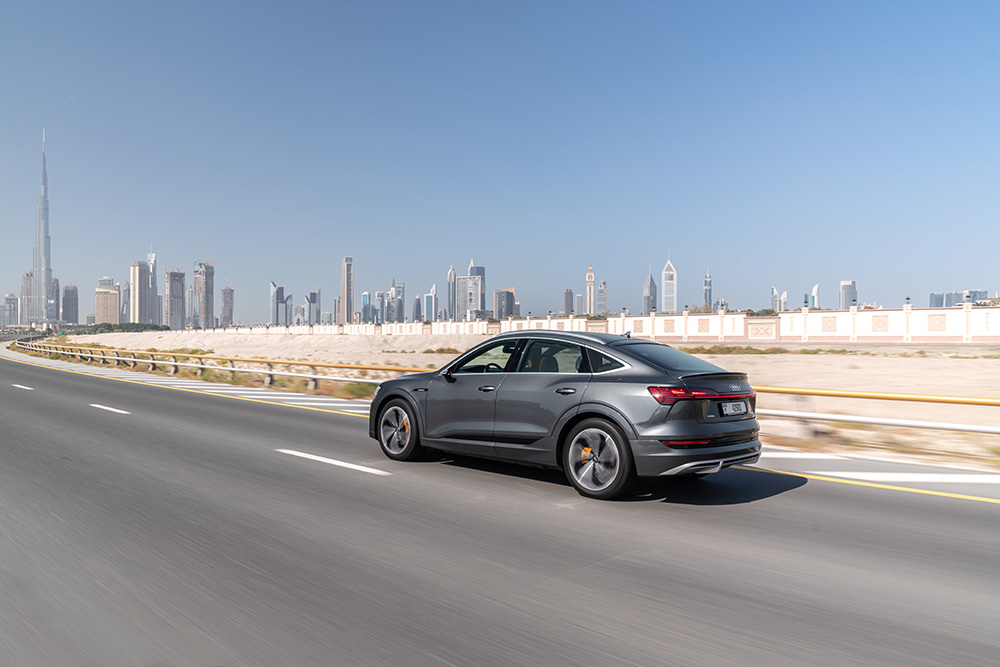 اودي اي ترون (16).jpg