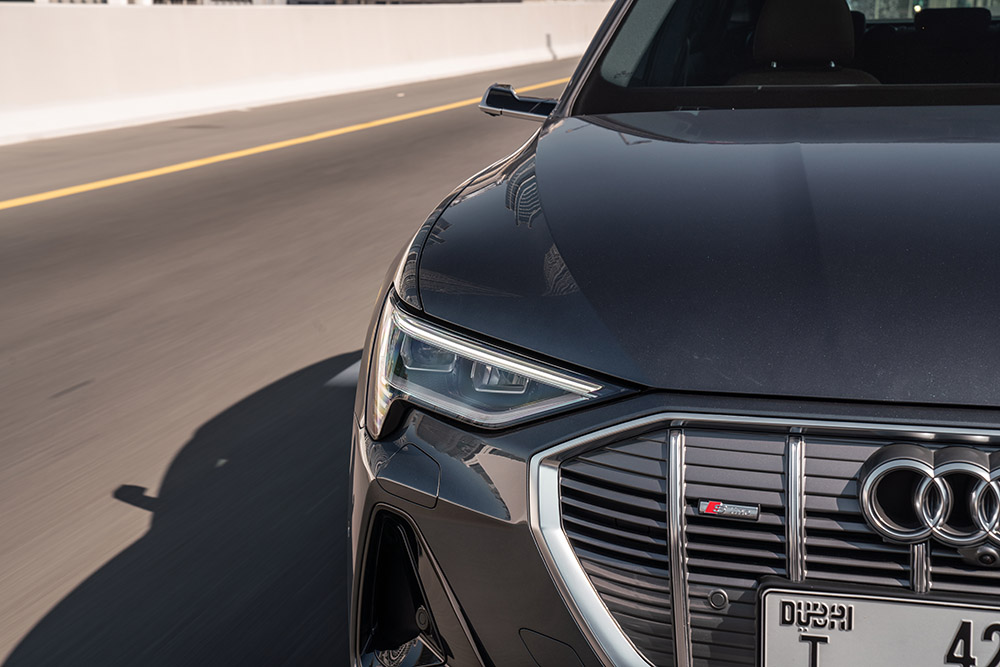 اودي اي ترون (17).jpg