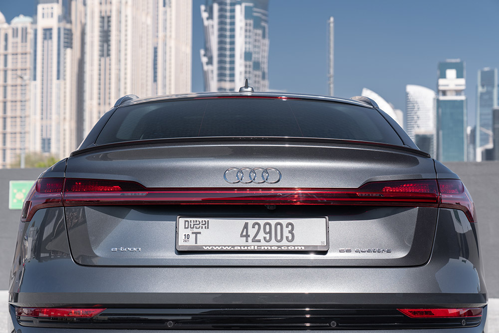 اودي اي ترون (27).jpg