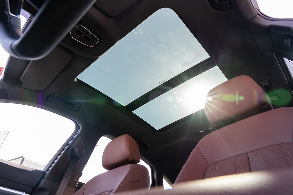 اودي اي ترون (5).jpg