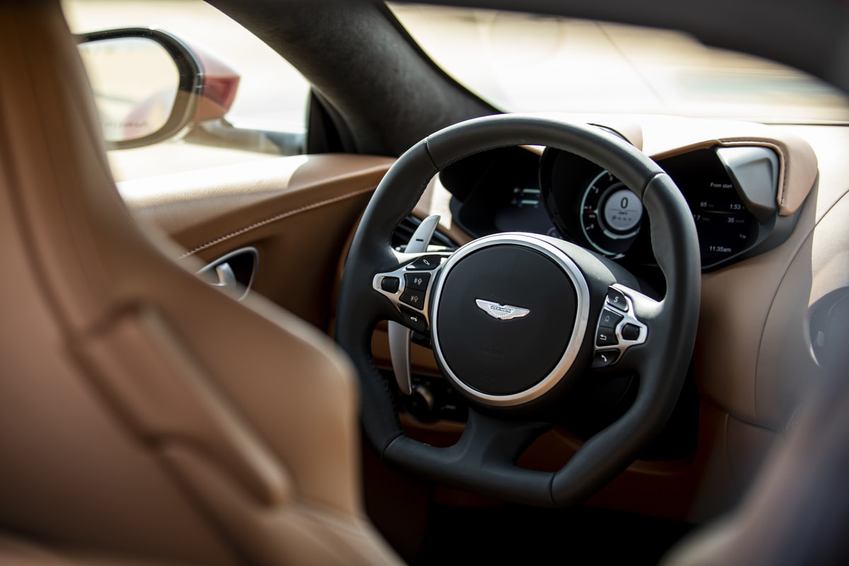 أستون مارتن (9).jpg