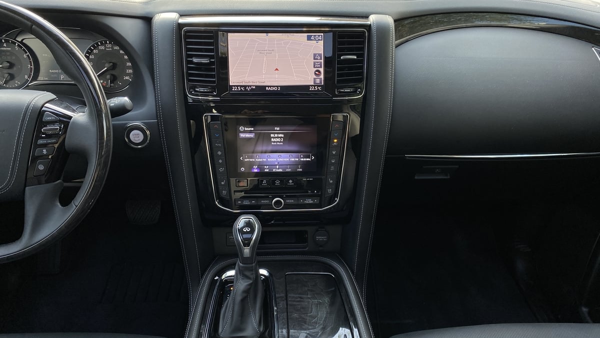 انفينيتي كيو أكس 80 النسخة السوداء (13).jpg