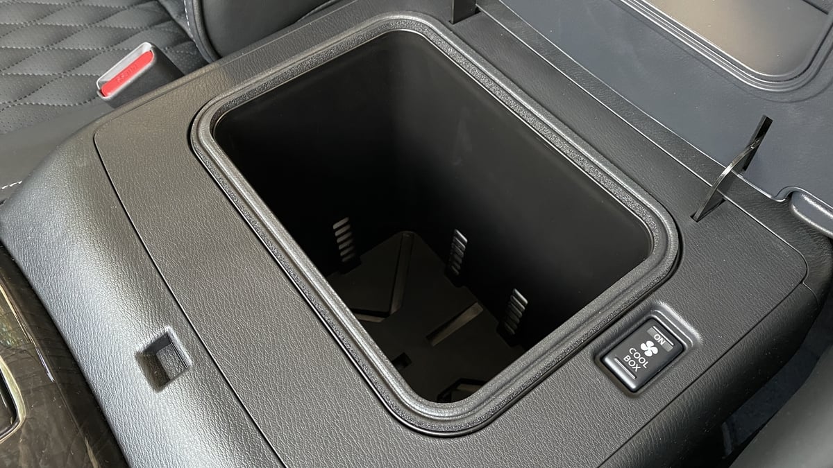 انفينيتي كيو أكس 80 النسخة السوداء (16).jpg