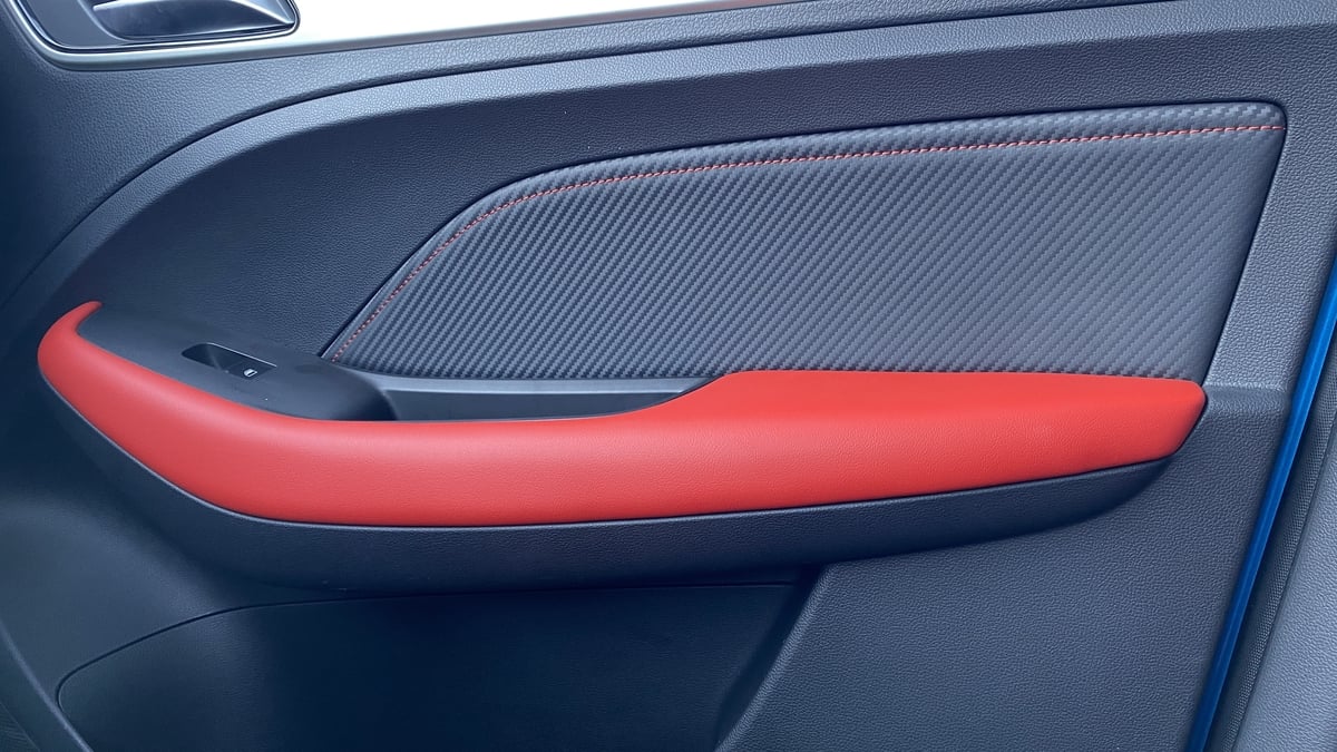 تجربة أم جي (4).jpg