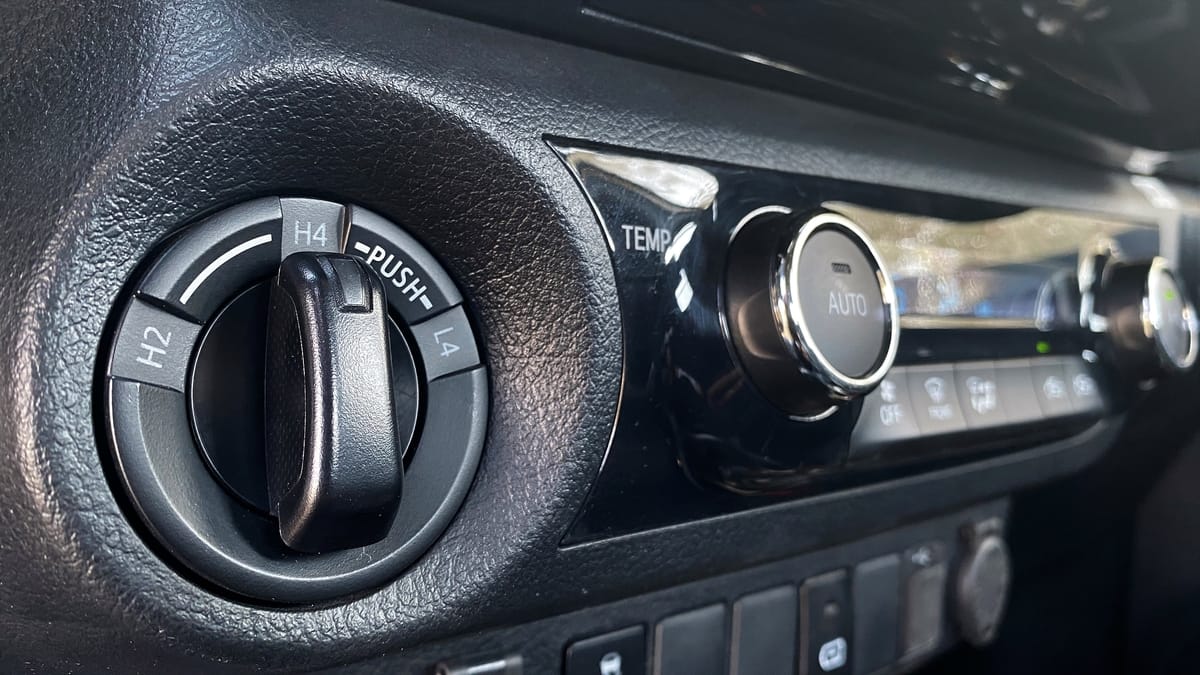 تويوتا هايلوكس (17).jpg