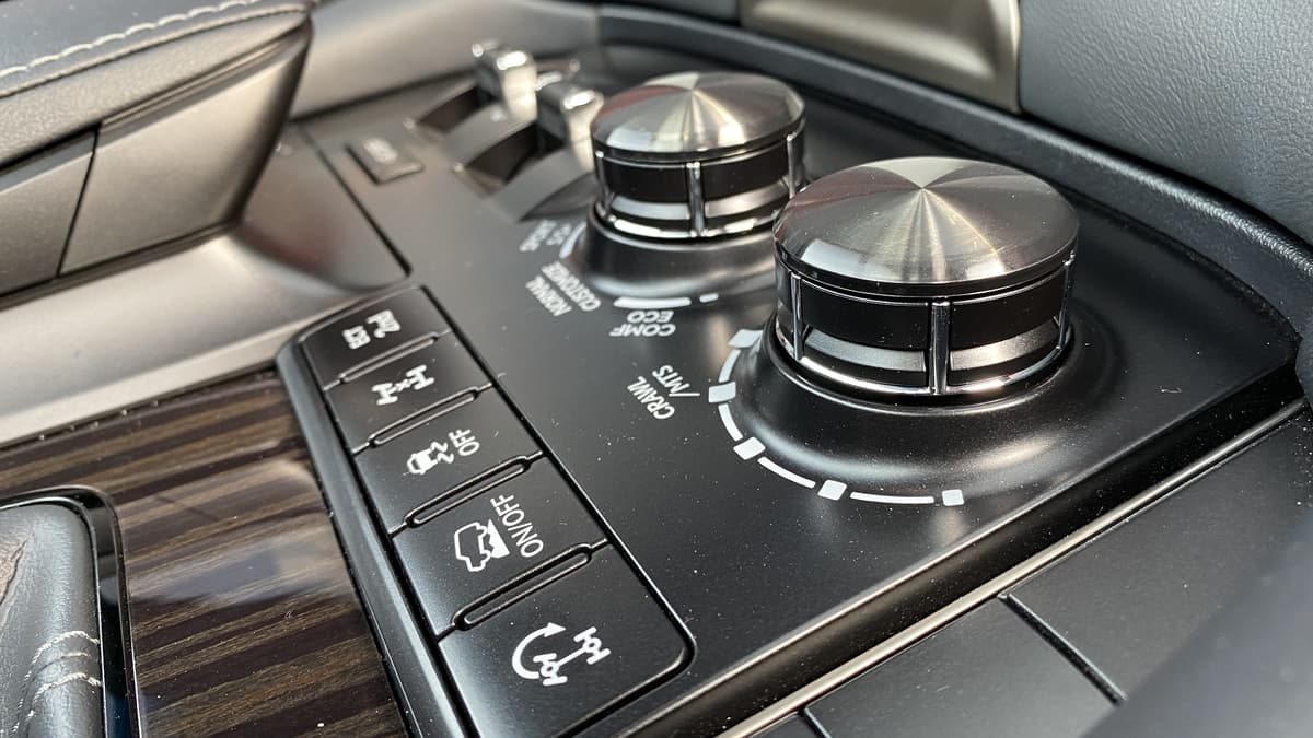 تجربة لكزس أل أكس (24).jpg