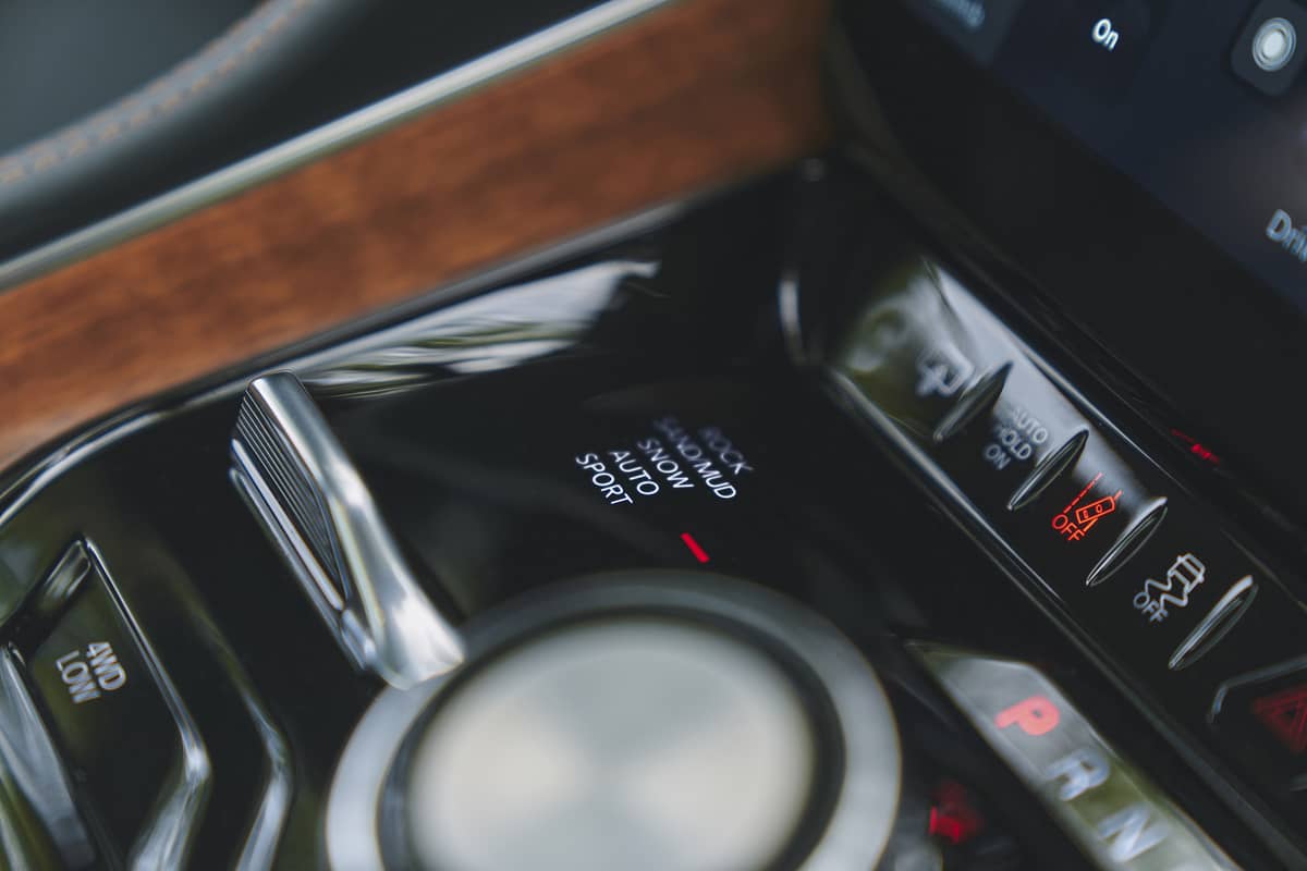 Jeep Wagoneer جيب واجينيير (32).jpg