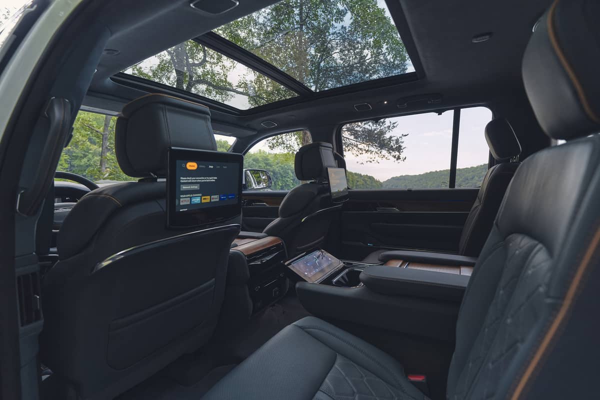 Jeep Wagoneer جيب واجينيير (37).jpg