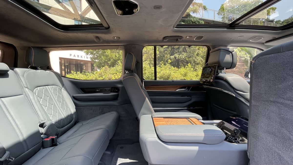 Jeep Wagoneer جيب واجينيير (42).jpg