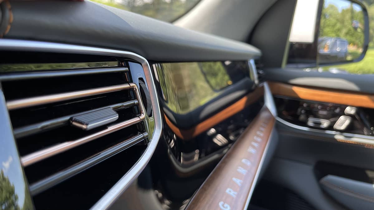 Jeep Wagoneer جيب واجينيير (44).jpg