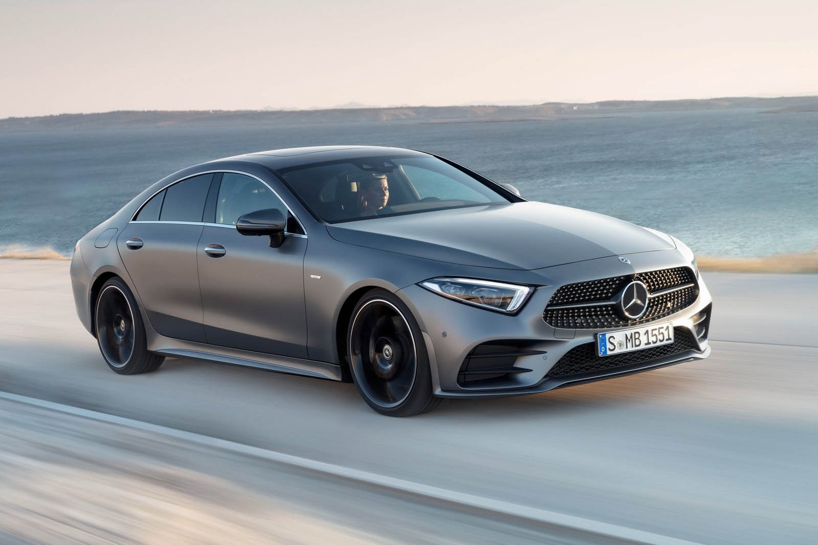 مرسيدس بنز سي ال اس 2019 (10).jpg