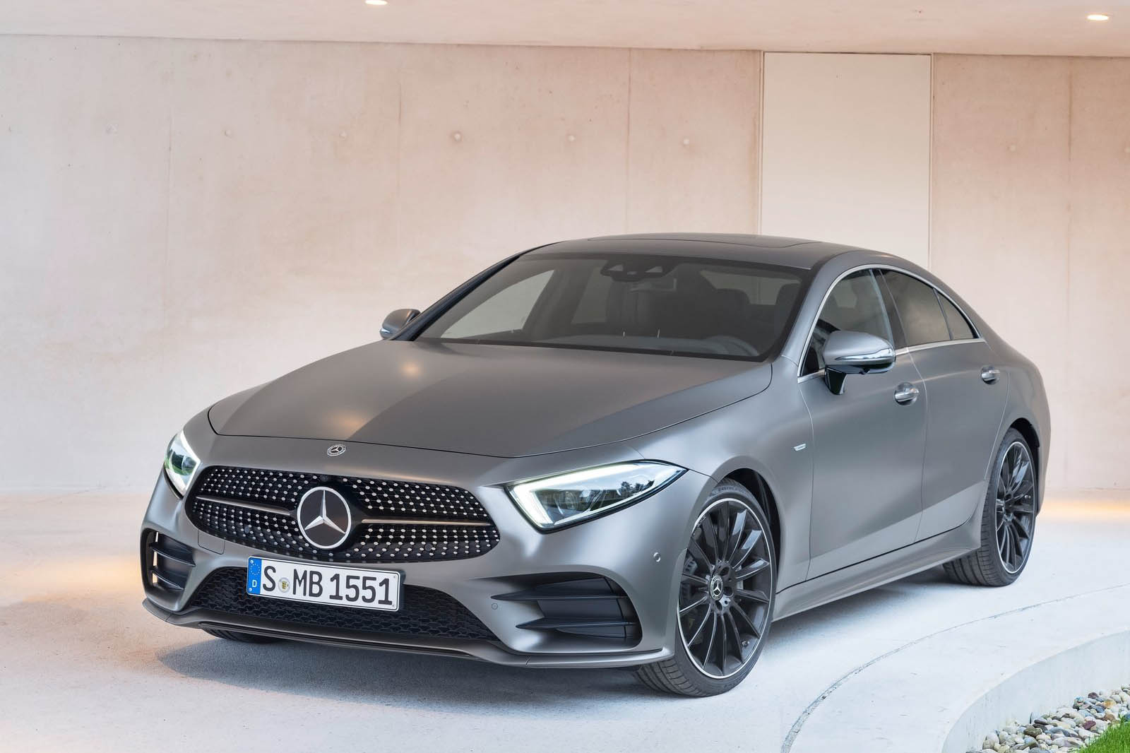 مرسيدس بنز سي ال اس 2019 (7).jpg