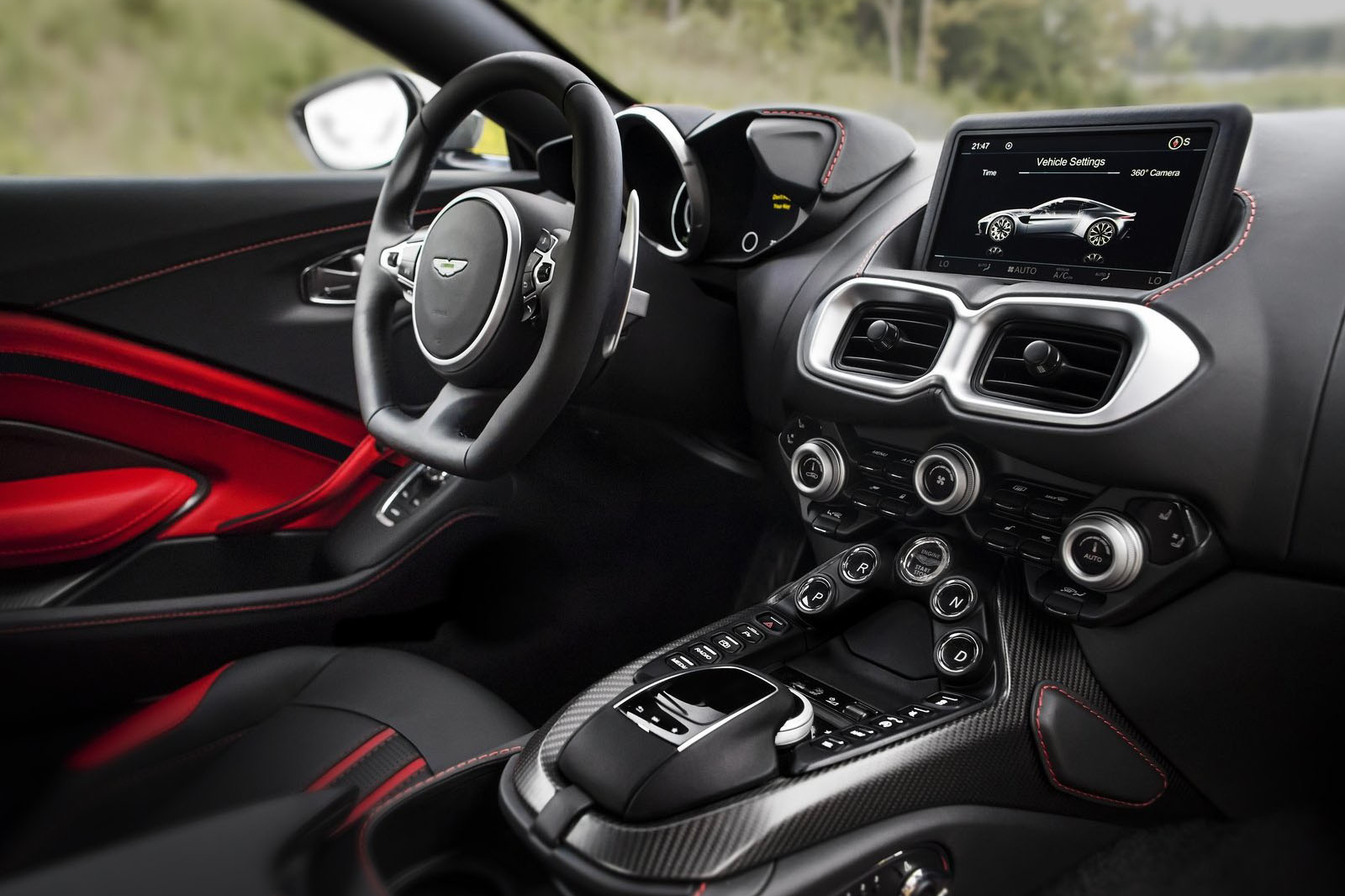 استون مارتن فانتاج 2019 - (9).jpg