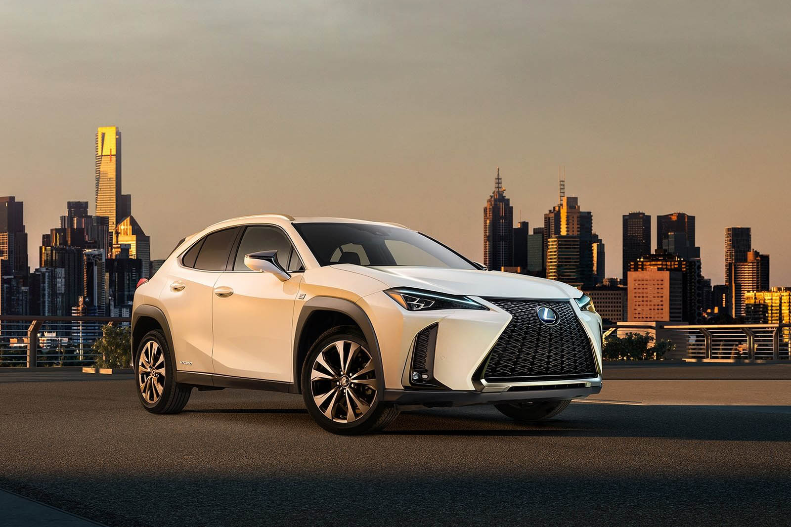 لكزس UX 2019 - (4).jpg