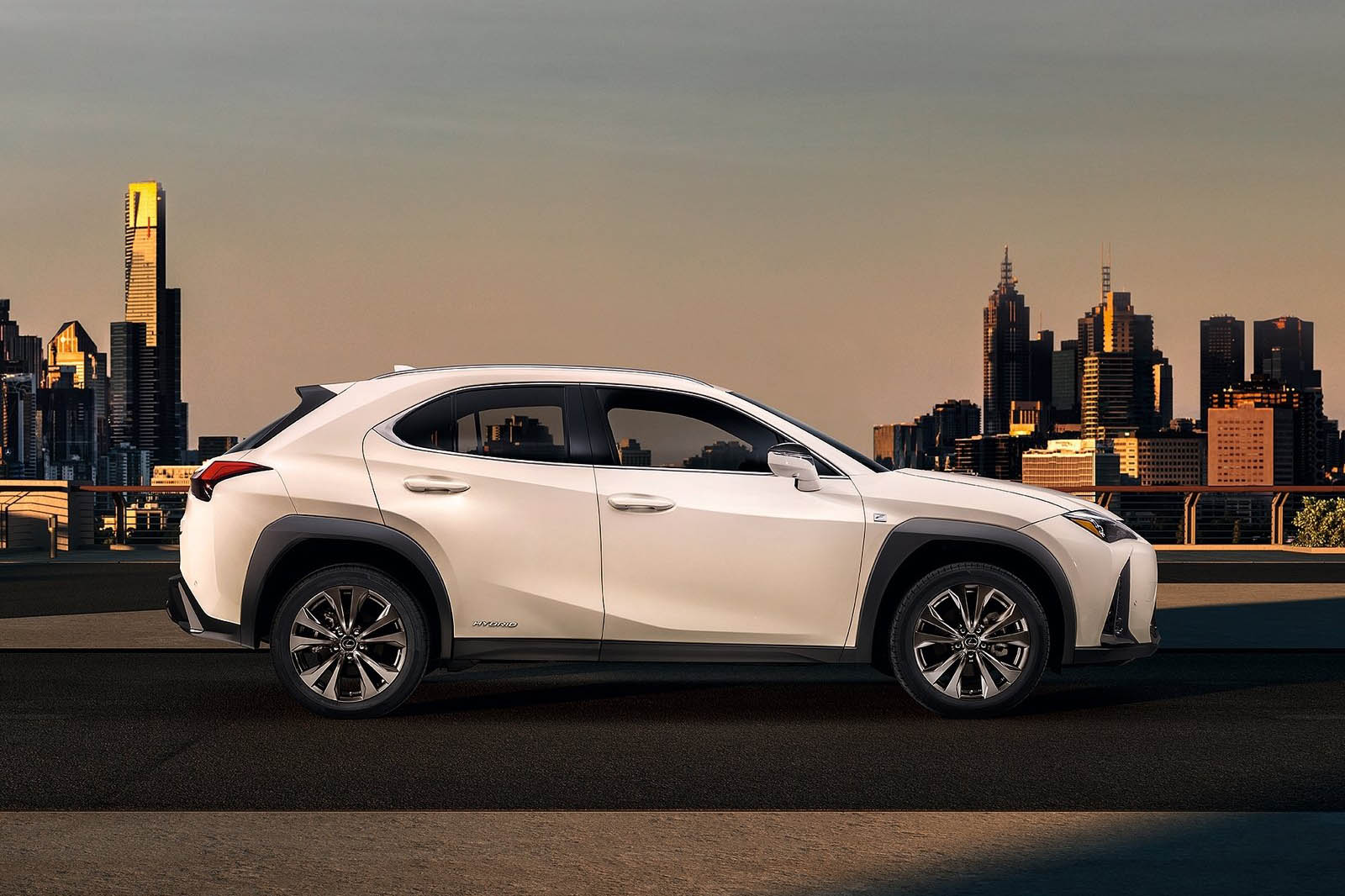 لكزس UX 2019 - (5).jpg