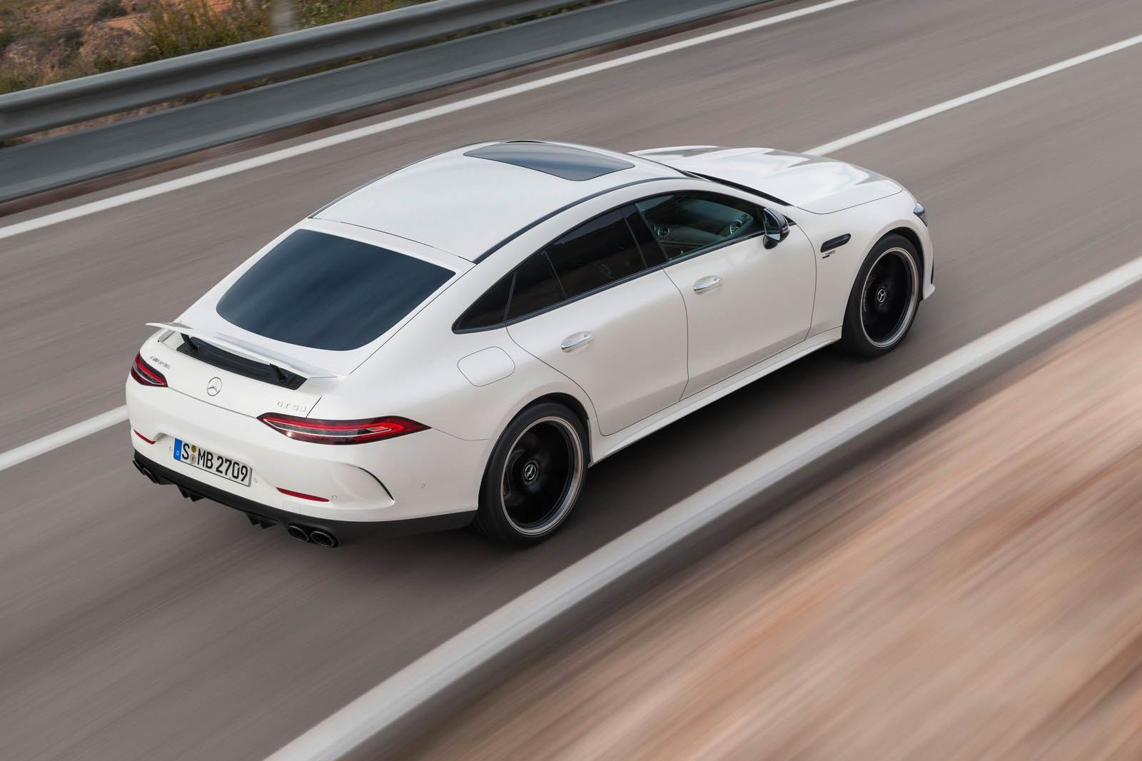 مرسيدس ايه ام جي جي تي 4 - (5).jpg