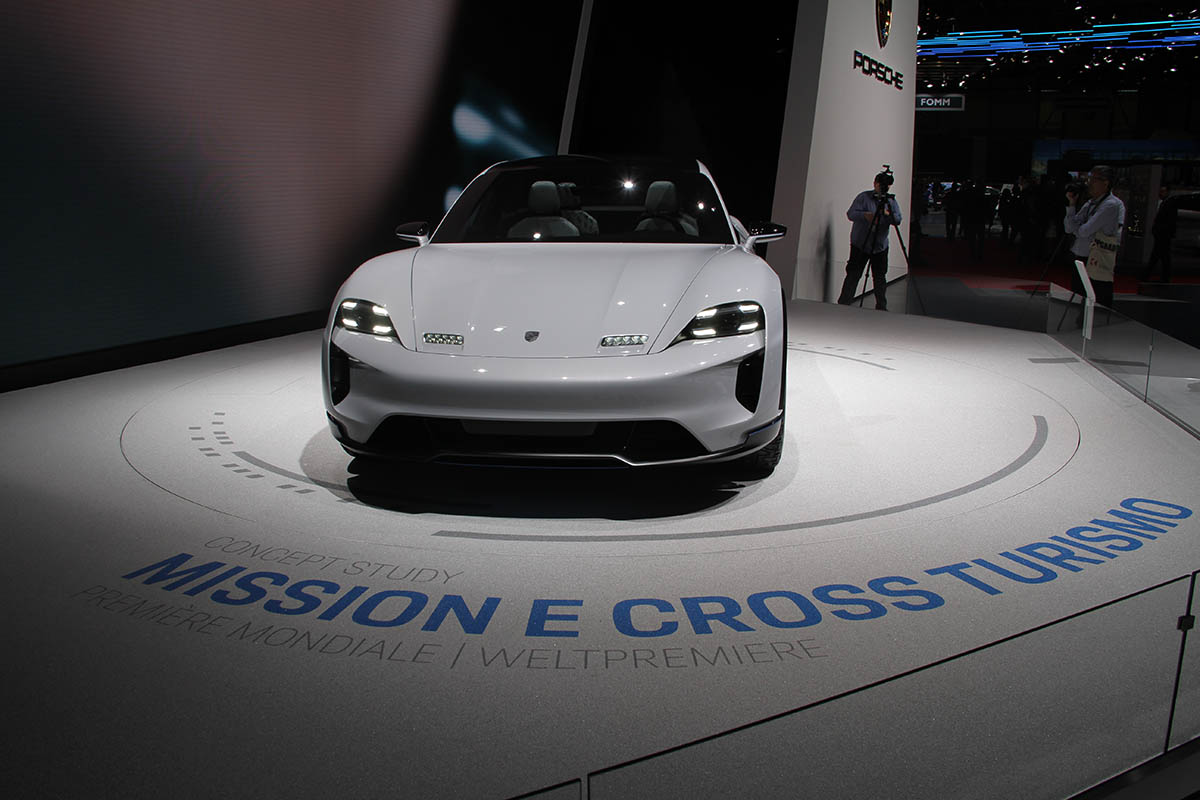 معرض جنيف للسيارات 2018 - 015.jpg