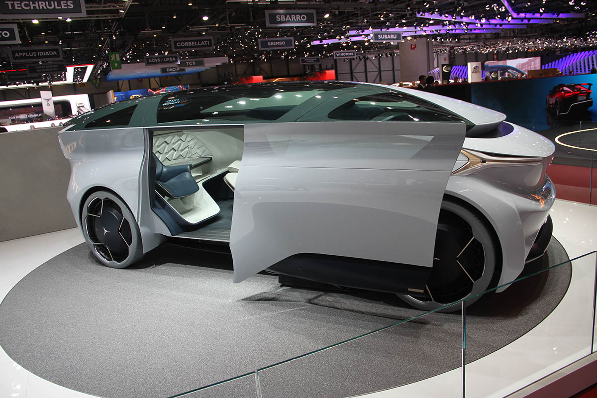 معرض جنيف للسيارات 2018 - 025.jpg